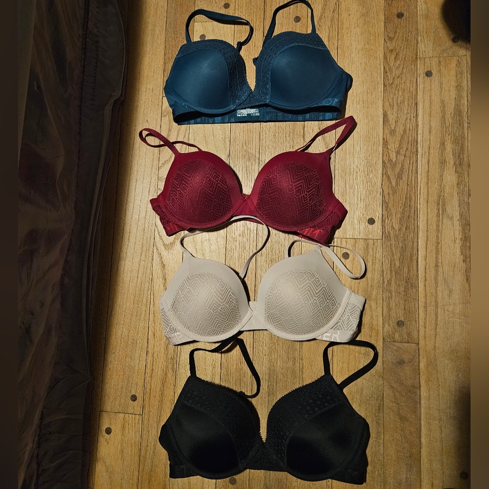 Tommy Hilfiger Lace and Micro Underwire Push Up Bra 36c New without tags.